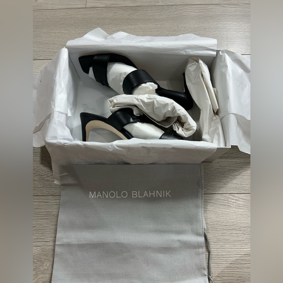 MANOLO BLAHNIK Black Nebre Leather Mules - Picture 11 of 13